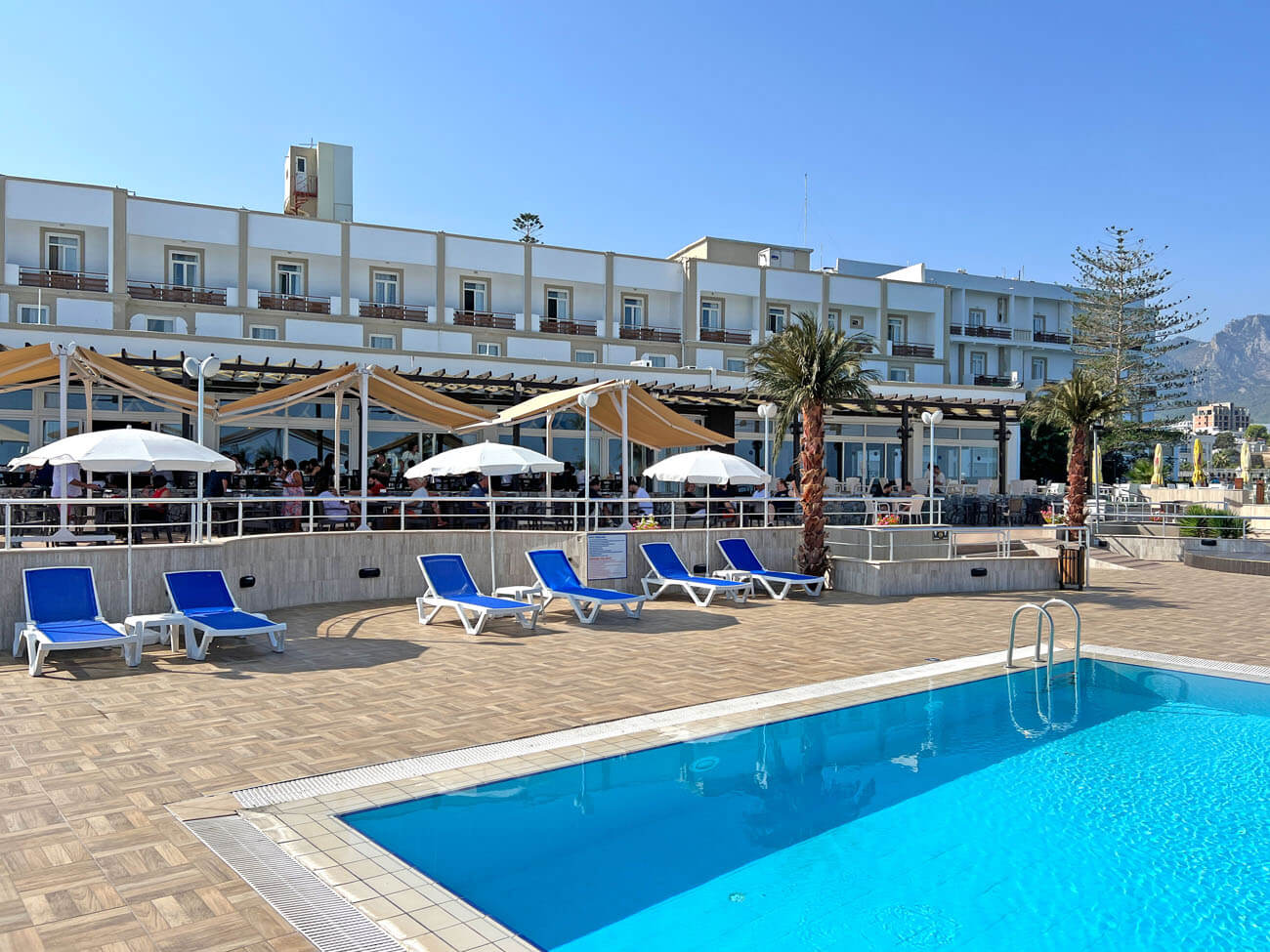 cheap resort hotels to Spend holiday with family