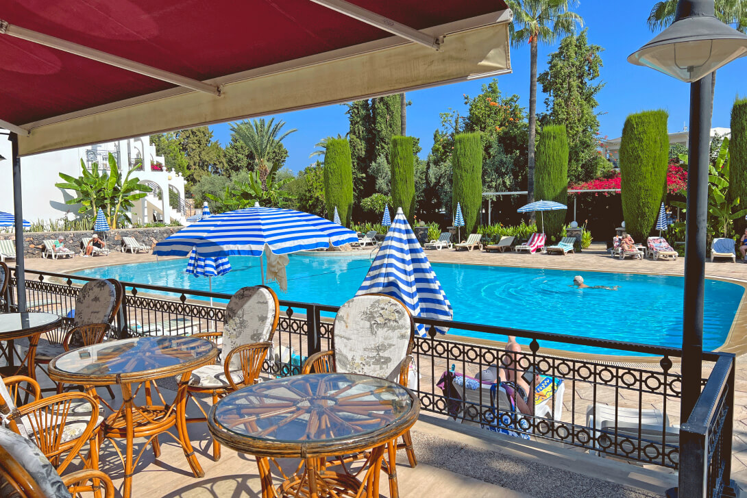 cheap resort hotels to Spend holiday with family