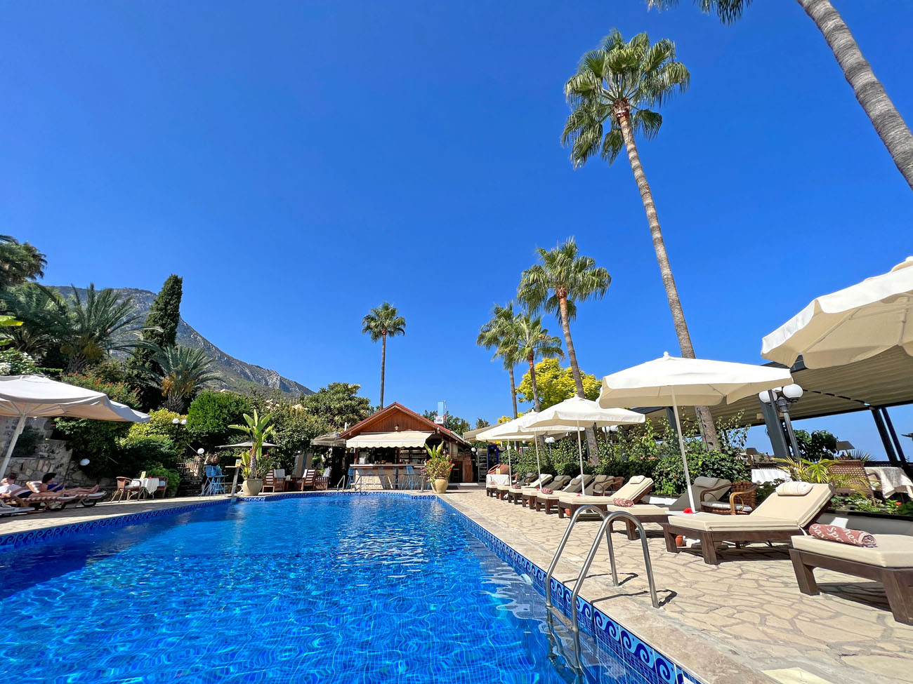 cheap resort hotels to Spend holiday with family