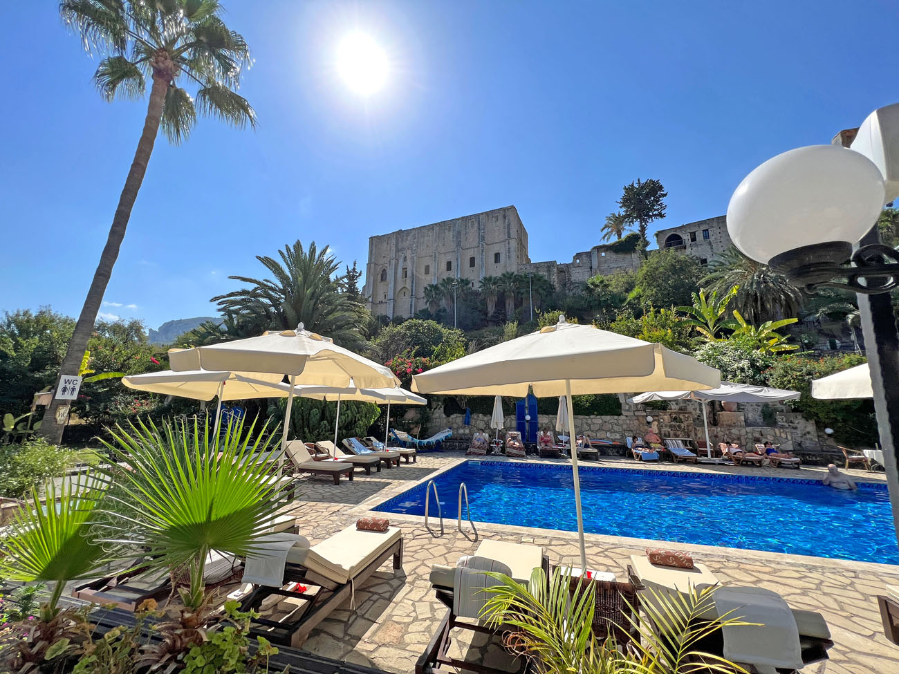 cheap resort hotels to Spend holiday with family