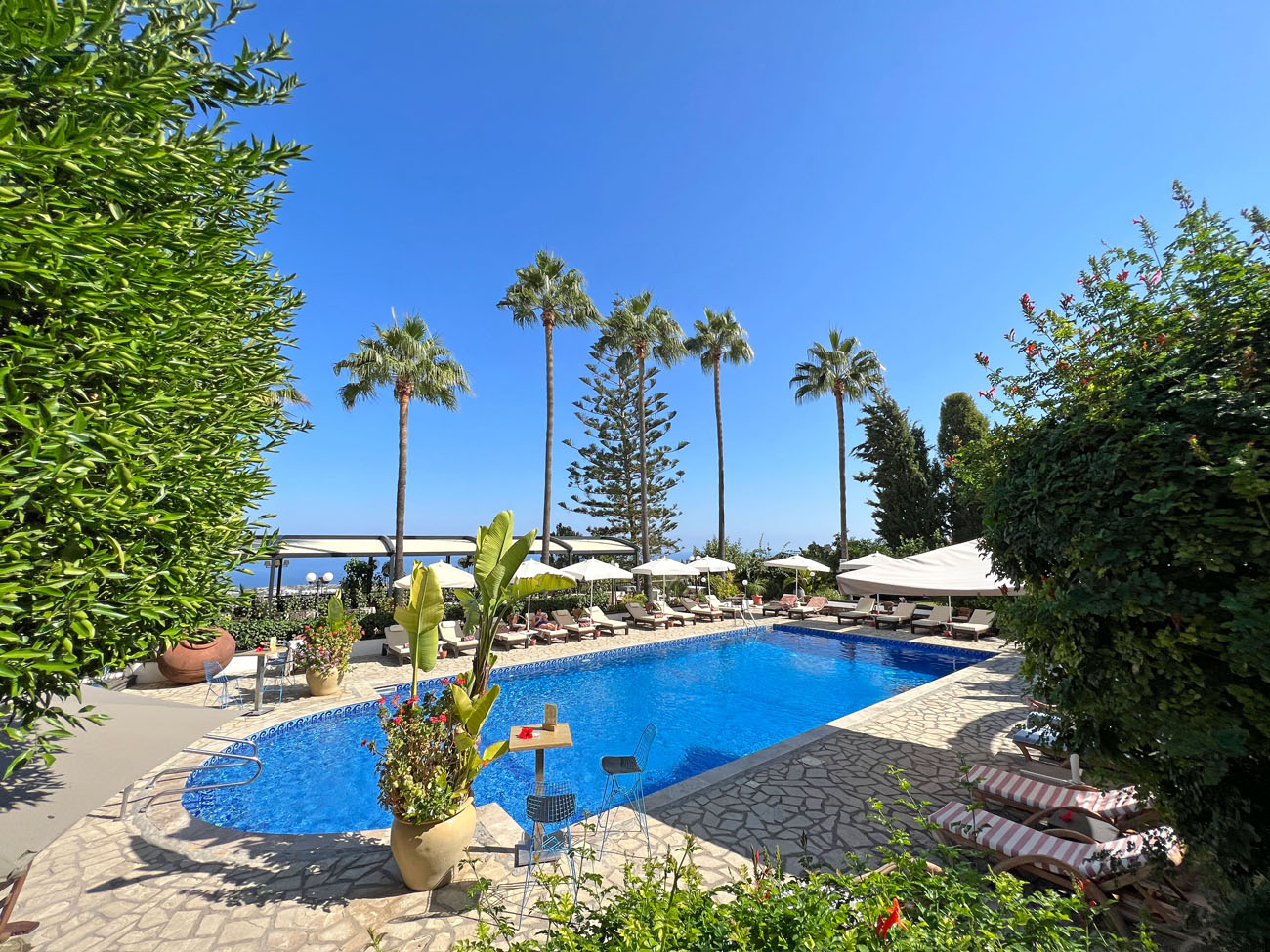 cheap resort hotels to Spend holiday with family