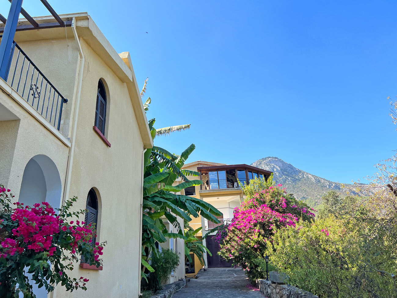 cheap resort hotels to Spend holiday with family