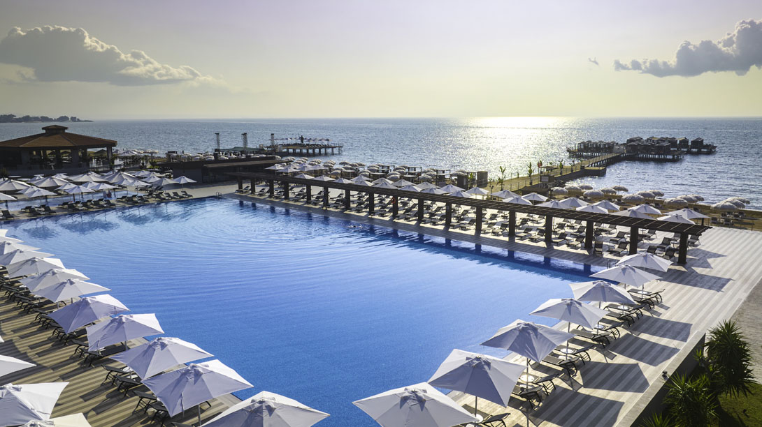 cheap resort hotels to Spend holiday with family