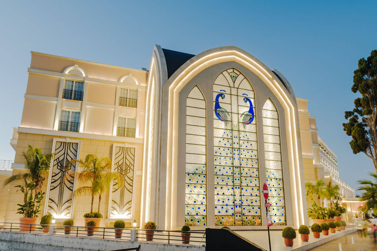 cheap resort hotels to Spend holiday with family