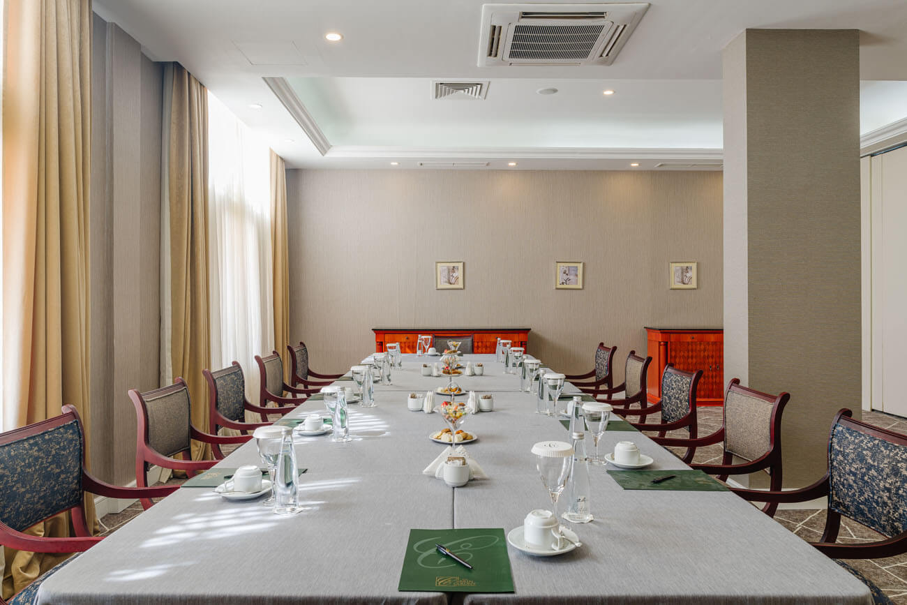 cheap resort hotels to Spend holiday with family