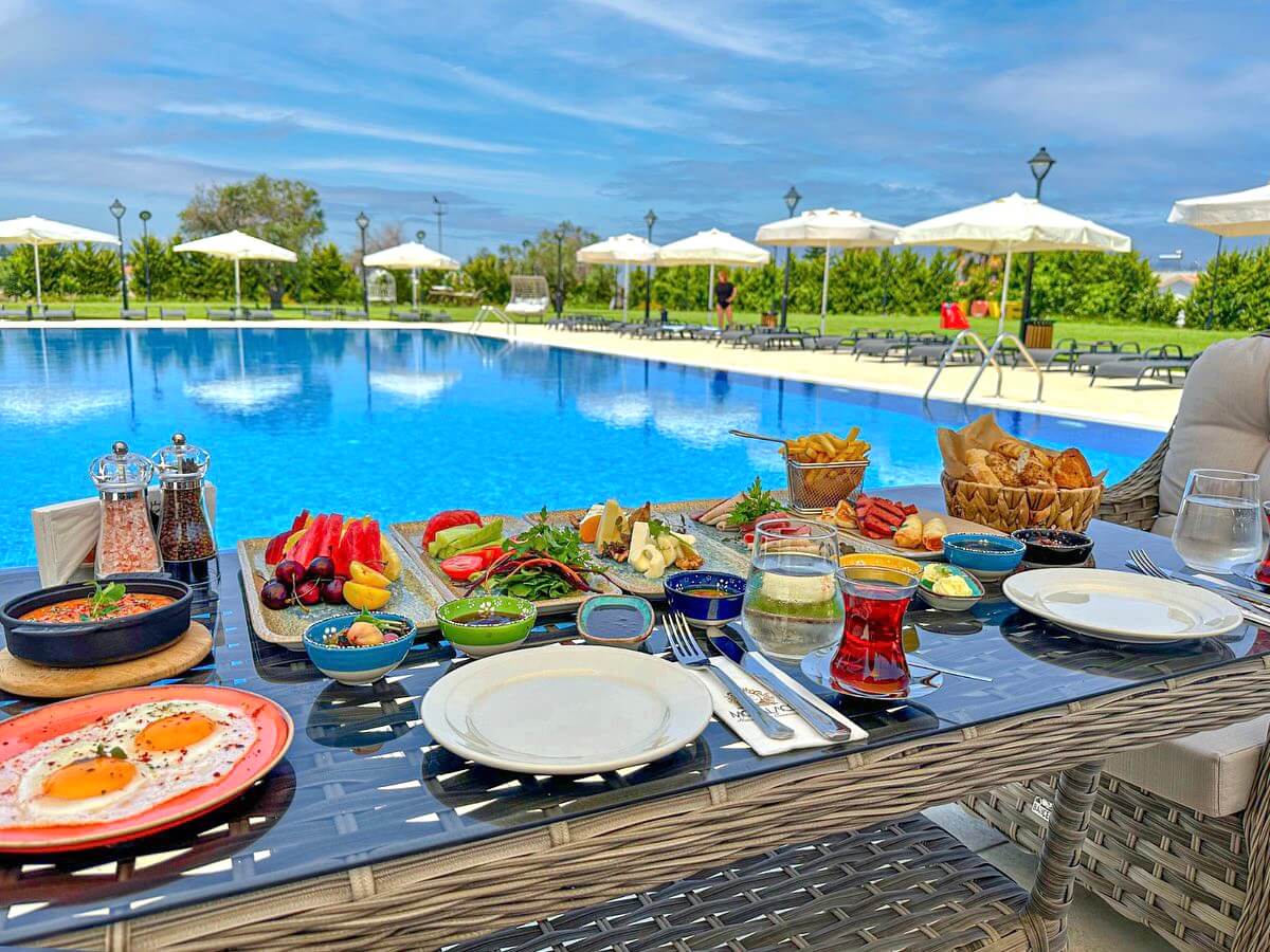 cheap resort hotels to Spend holiday with family