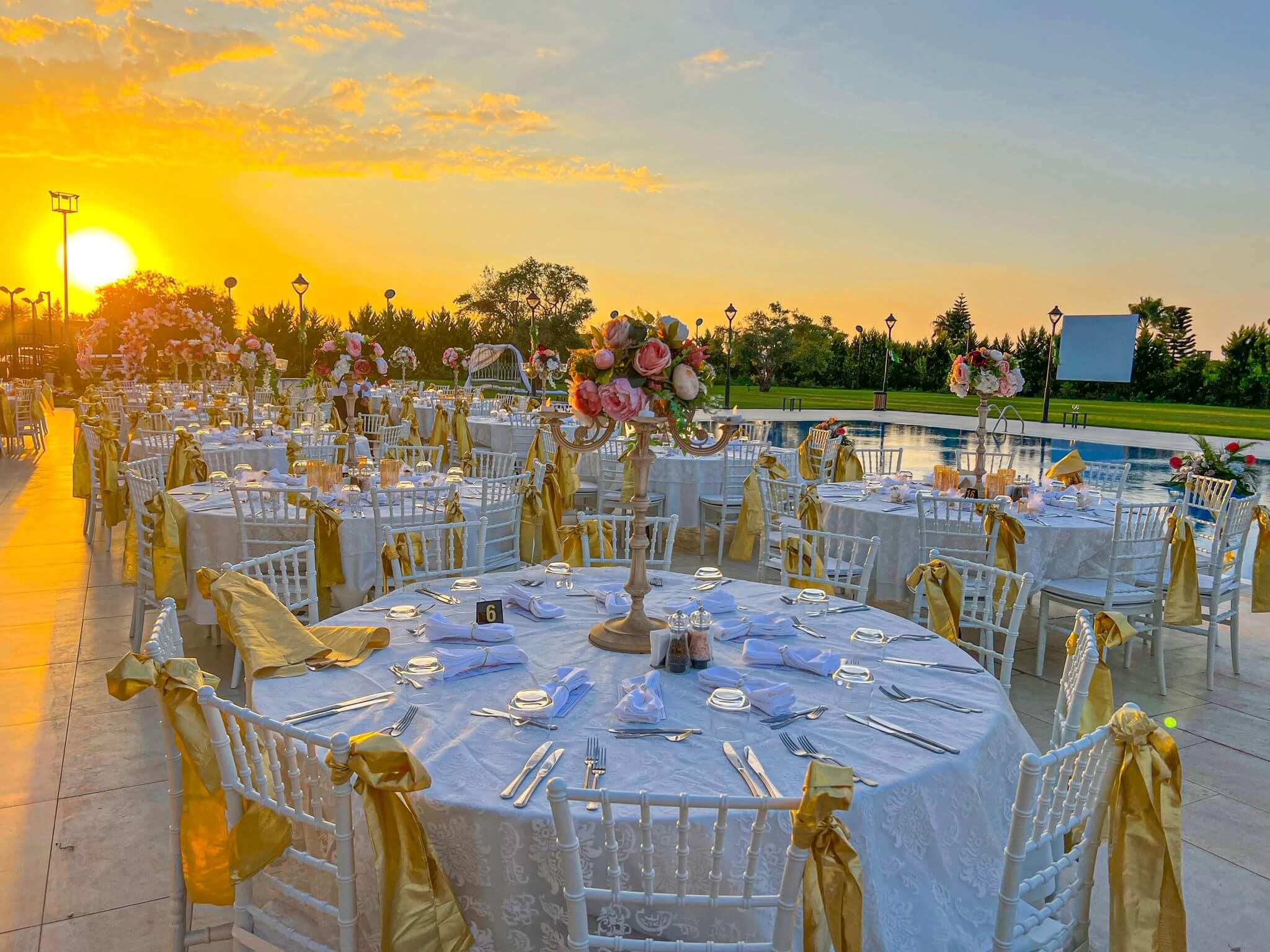 cheap resort hotels to Spend holiday with family