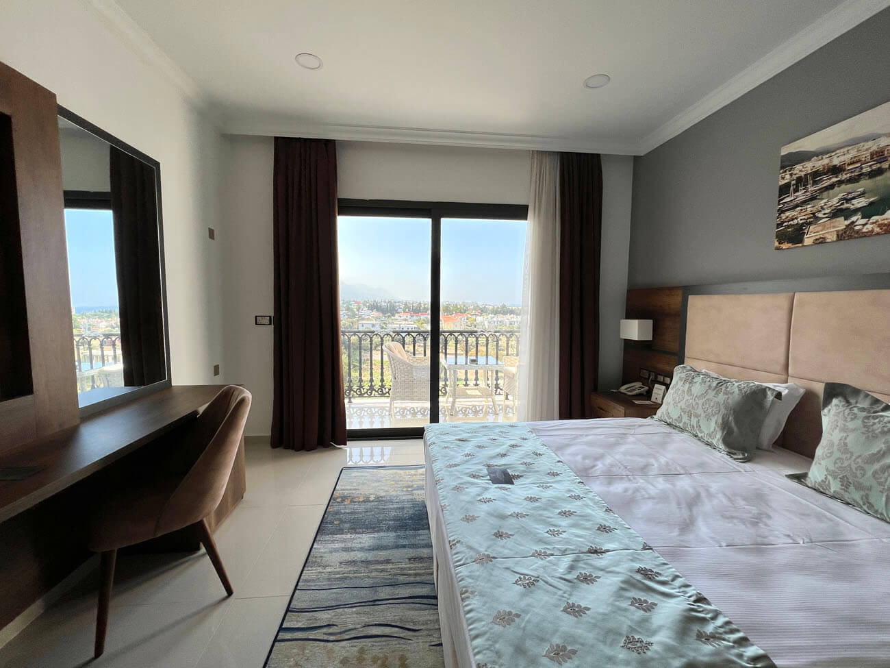 cheap resort hotels to Spend holiday with family