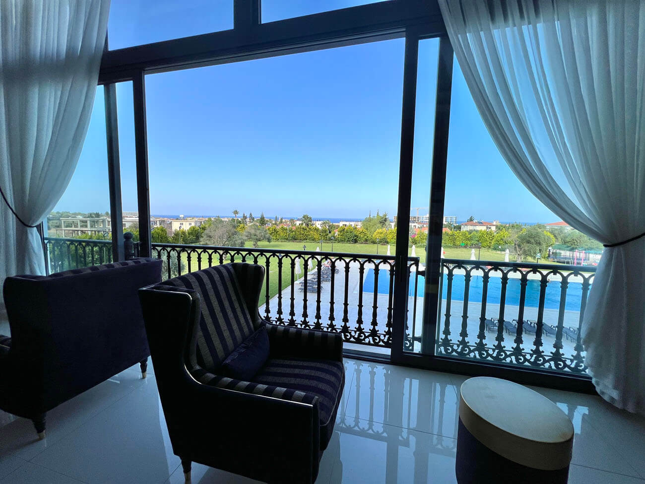 cheap resort hotels to Spend holiday with family