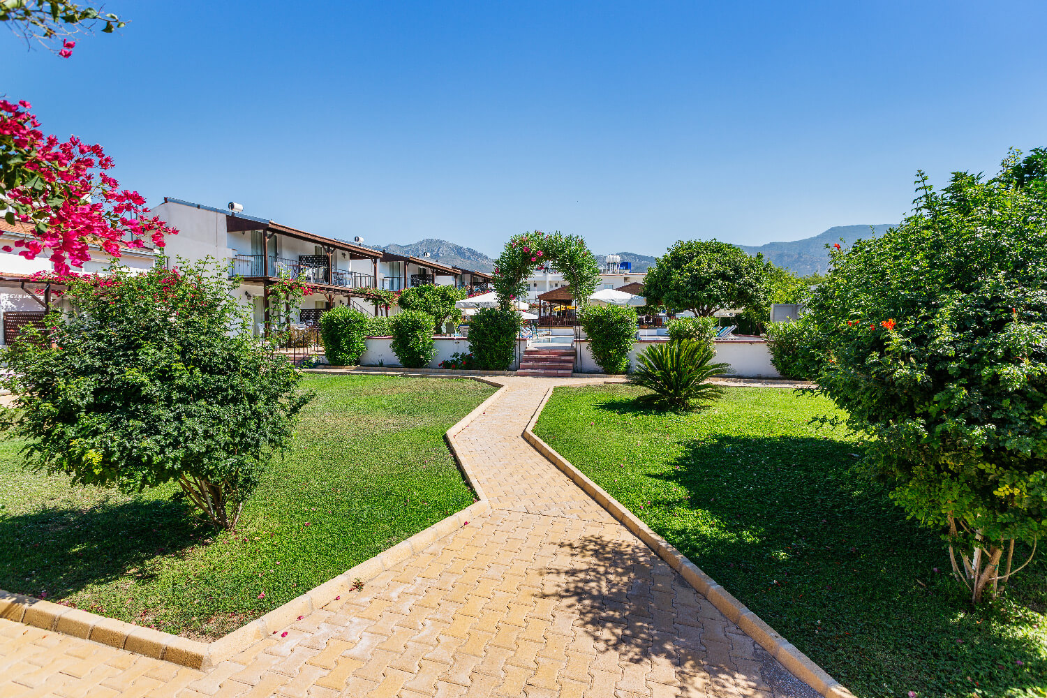 cheap resort hotels to Spend holiday with family