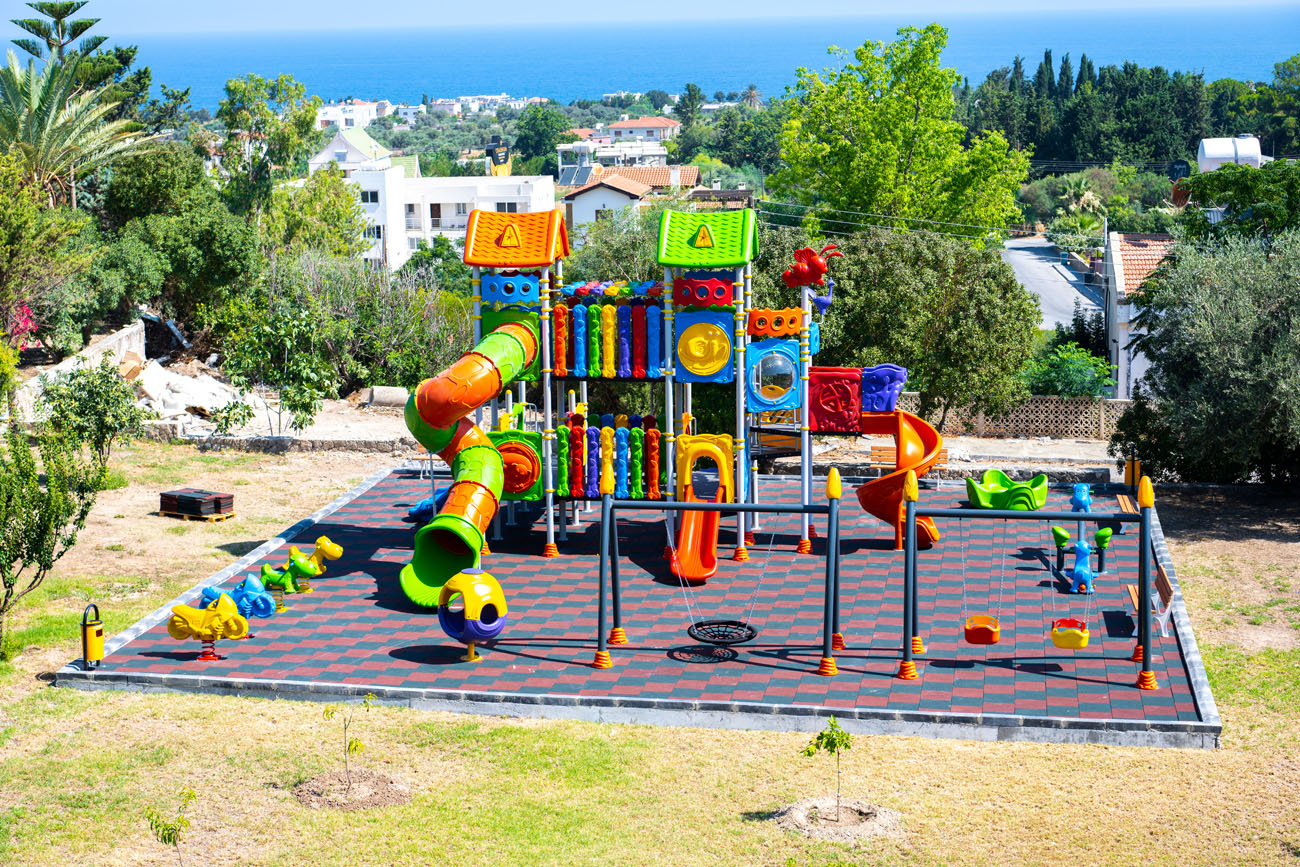 cheap resort hotels to Spend holiday with family