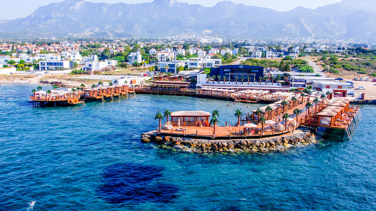 cheap resort hotels to Spend holiday with family