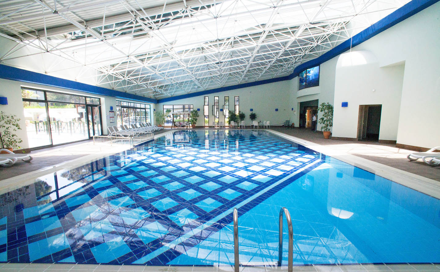 cheap resort hotels to Spend holiday with family