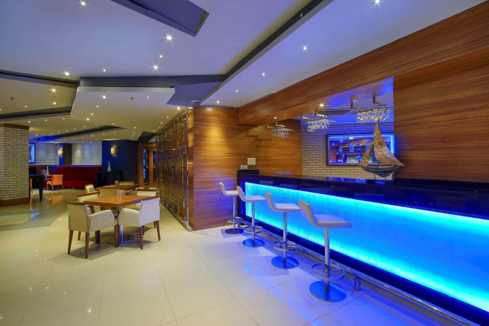 cheap resort hotels to Spend holiday with family