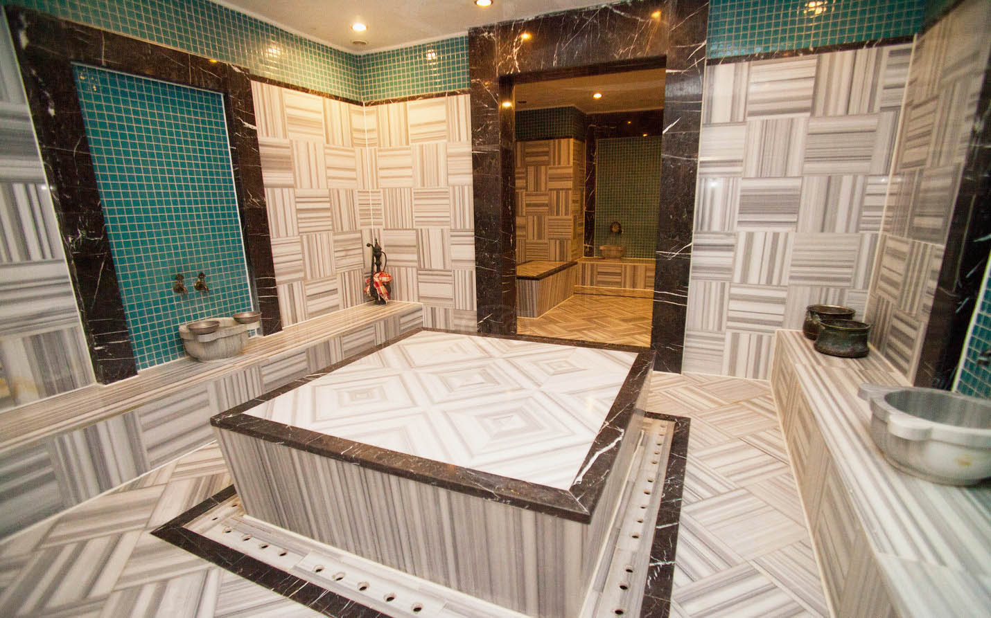 cheap resort hotels to Spend holiday with family